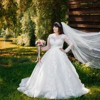 Весільна сукня кольору "Айворі"