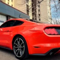 121Ford Mustang GT 3.7 червоний спорткар