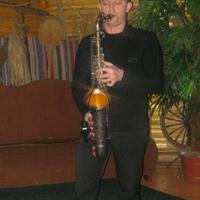 Саксофонист Виталий Коваль