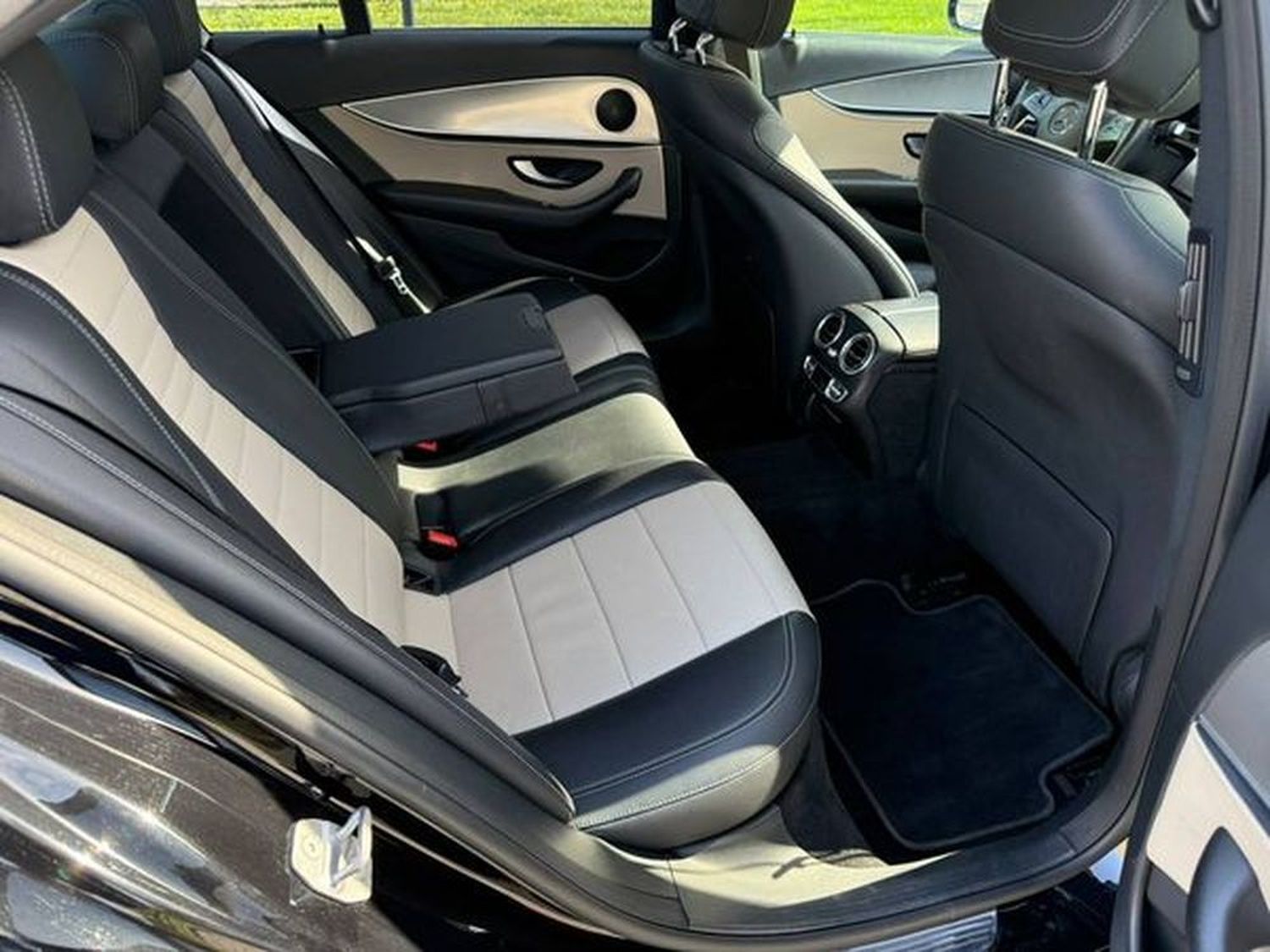 108 Авто на весілля Mercedes-Benz W213 E 108 Авто на весілля Mercedes-Benz W213 E