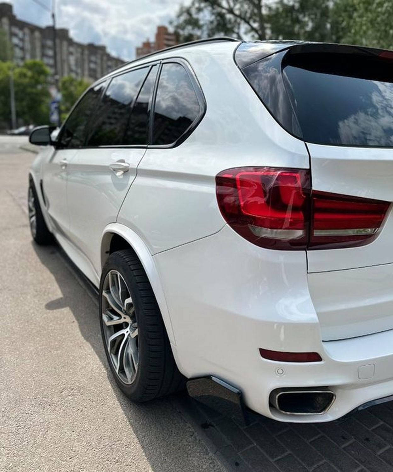059 Джип на весілля BMW X5 білий з водіє 059 Джип на весілля BMW X5 білий з водіє