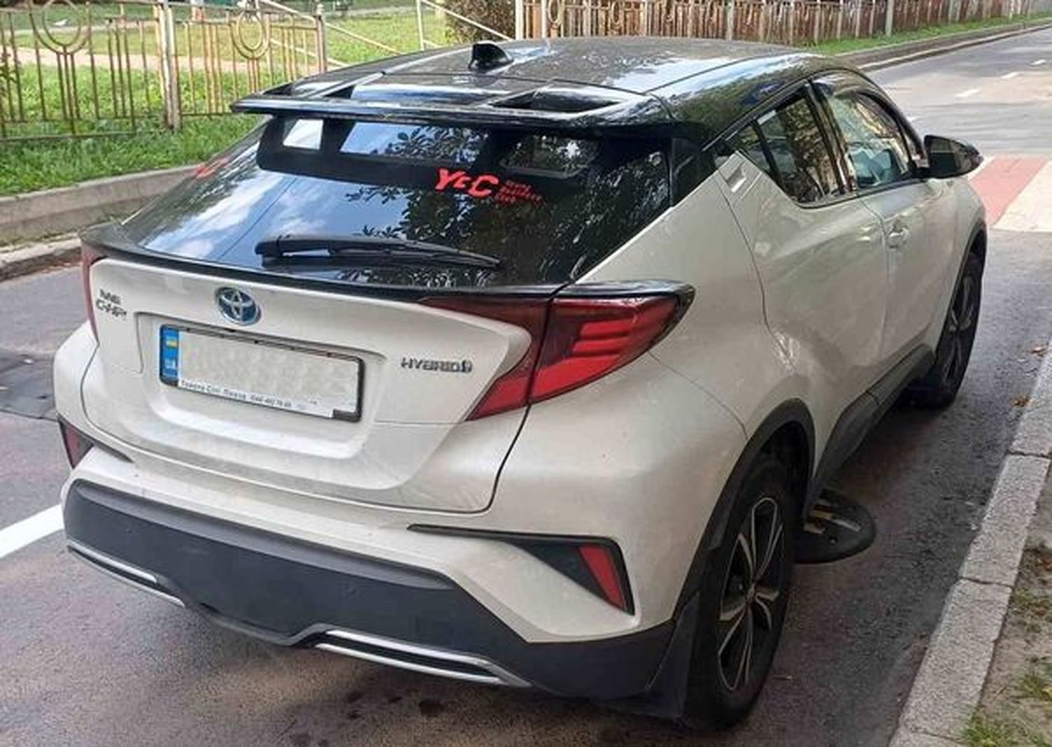 083 Позашляховик на весілля Toyota CH-R 083 Позашляховик на весілля Toyota CH-R