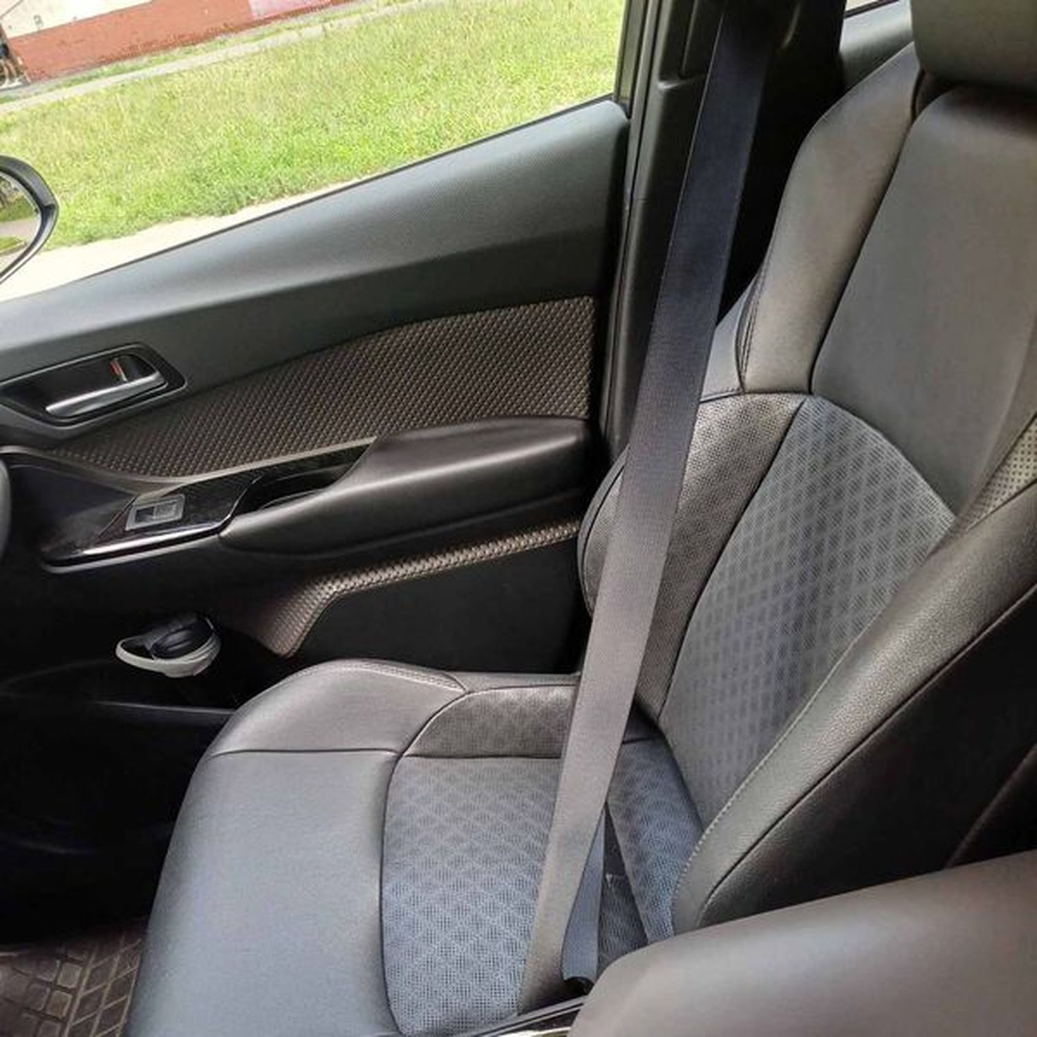 083 Позашляховик на весілля Toyota CH-R 083 Позашляховик на весілля Toyota CH-R