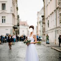 Продам весільну сукню Pronovias