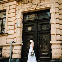 Продам весільну сукню Pronovias