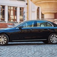 102 Mercedes W213 E класу оренда авто з