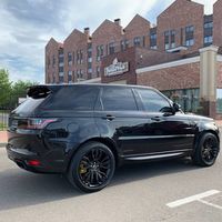 374 Range Rover Sport SVR чорний джип