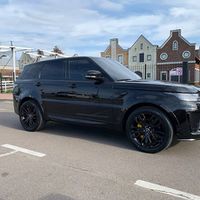 374 Range Rover Sport SVR чорний джип