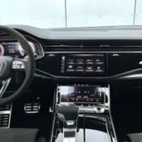 307 Позашляховик Audi Q8 синій прока