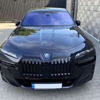 340 BMW i7 xDrive чорний оренда прокат