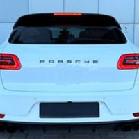 042 Позашляховик Porsche Macan S білий