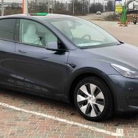 242Авто на весілля TESLA Model Y кросове