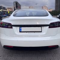 168Електрокар Tesla Model S біла прокат