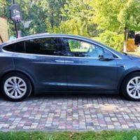 075 Tesla Model X сіра електричний