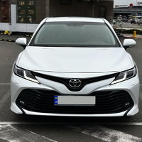 389Toyota Camry V70 біла орендувати на в