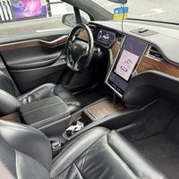 001 Tesla Model X белая электрический вн