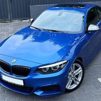 426 BMW 240i синя для фотосесії зйомки о