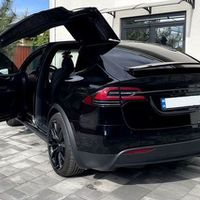 121 Прокат Tesla Model X черная без води
