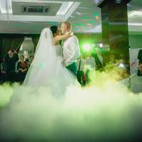 Важкий дим, холодні фонтани на весілля