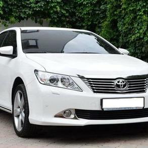 153 Toyota Camry V50 біла оренда авто з