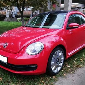 234 Volkswagen New Beetle червоний оренд