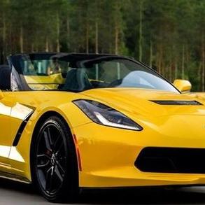 11Кабріолет Chevrolete Corvette Stingray