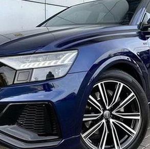 307 Позашляховик Audi Q8 синій прока