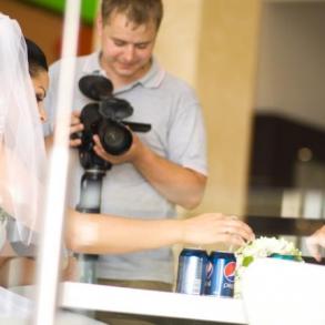Відеооператор на весілля